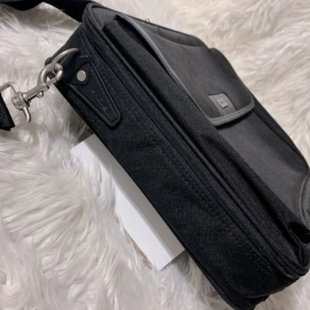 🟢3 for $20 TARGUS computer case w compartments zip closure top handle adj strap